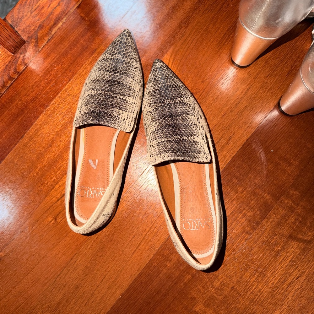 Franco Sarto Black and Tan Snakeskin Loafers